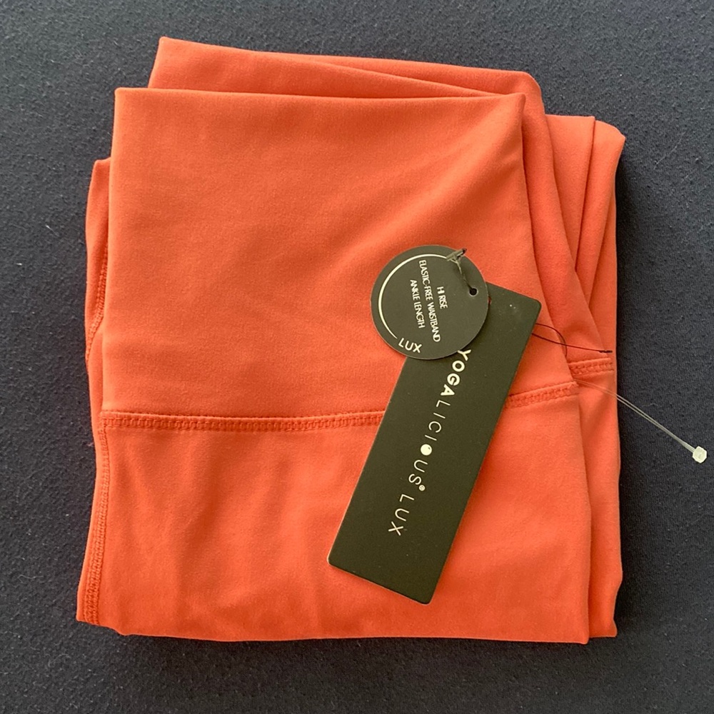 NWT Yogalicious Leggings
